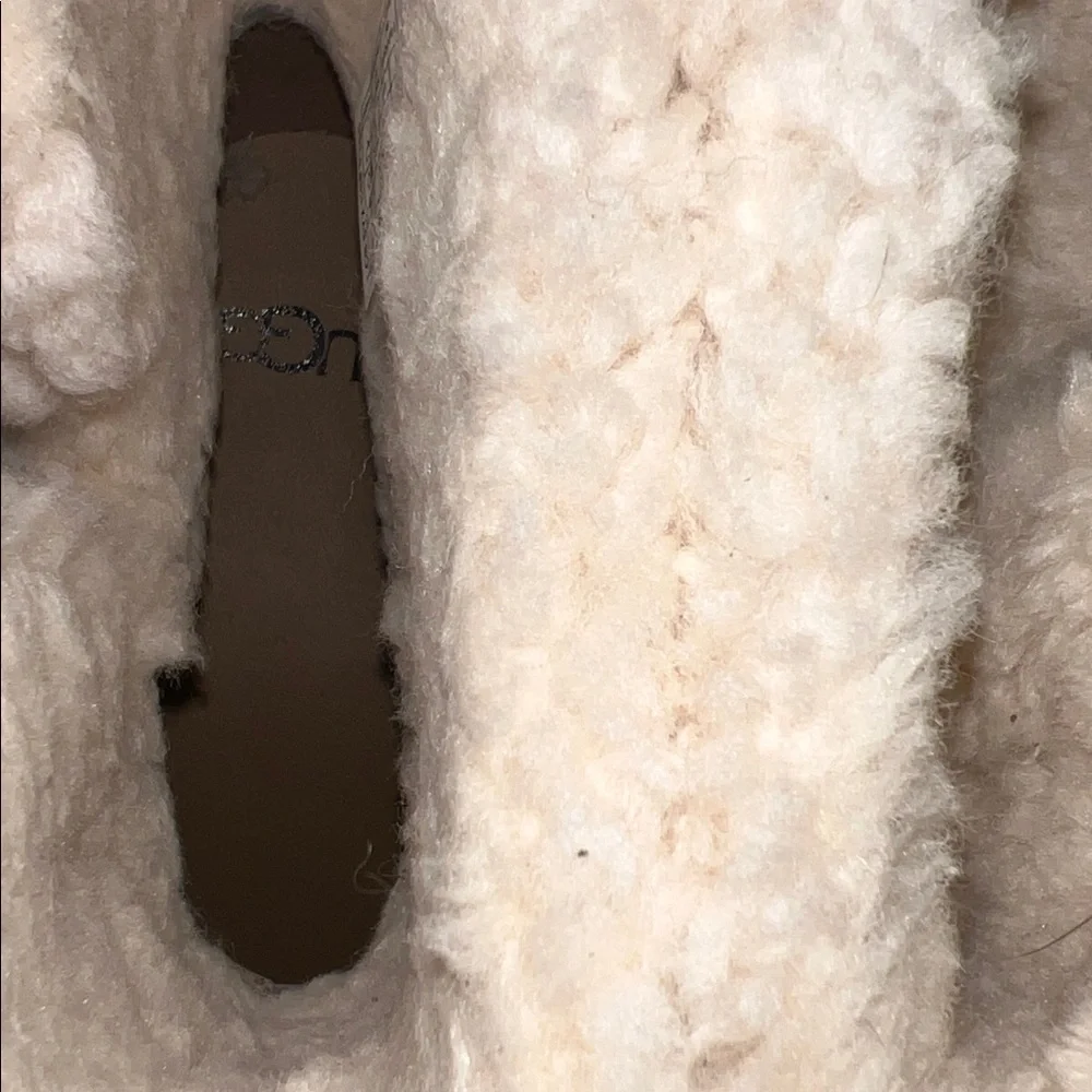 UGG Women's Moxy Bull On Round Toe Boots